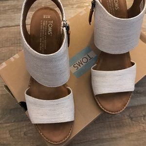 NWT - Toms Majorca Cutout